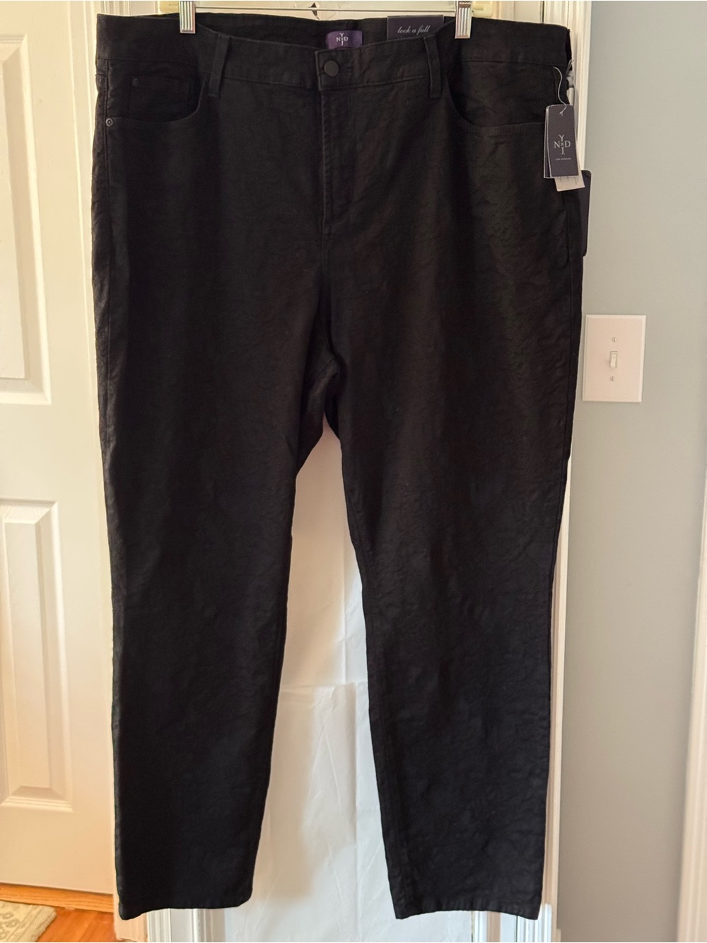NYDJ Women’s Black Stretch Leggings with Jacquard Print Size 22W